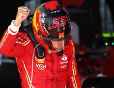 开云体育官方网站-阿斯顿马丁横扫哈斯车队，塞恩斯点燃赛场