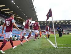 开云体育登录-伯明翰城队取得惊人胜利，助球队上升排名