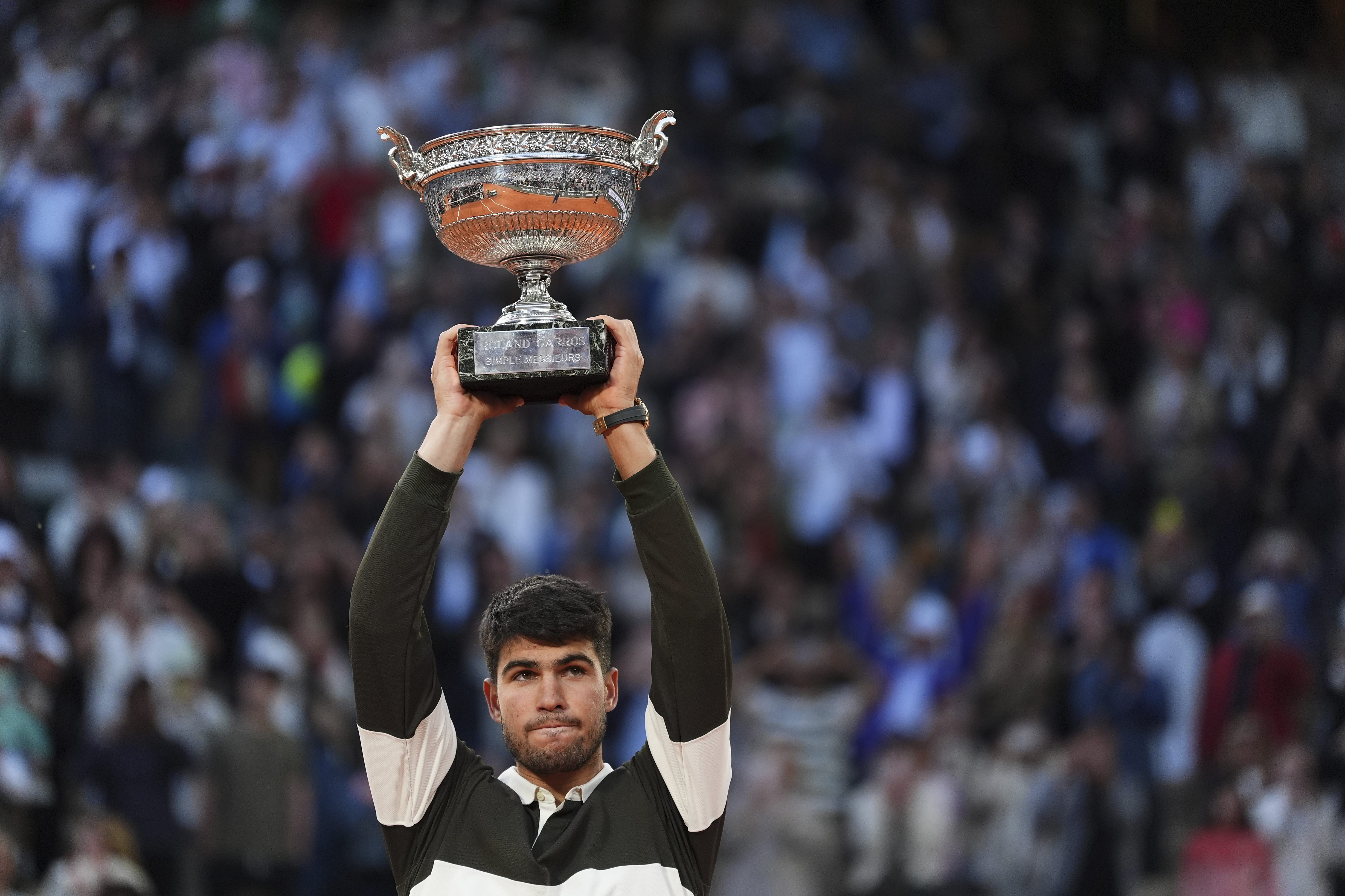 开云平台-法网力克年终总决赛,阿尔卡拉斯统治全场