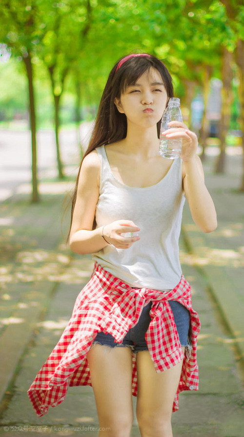 开云平台-教科书级掌控与暗藏玄机，从法比尼奥到里昂爆冷，解析现代中场统治力的两极呈现