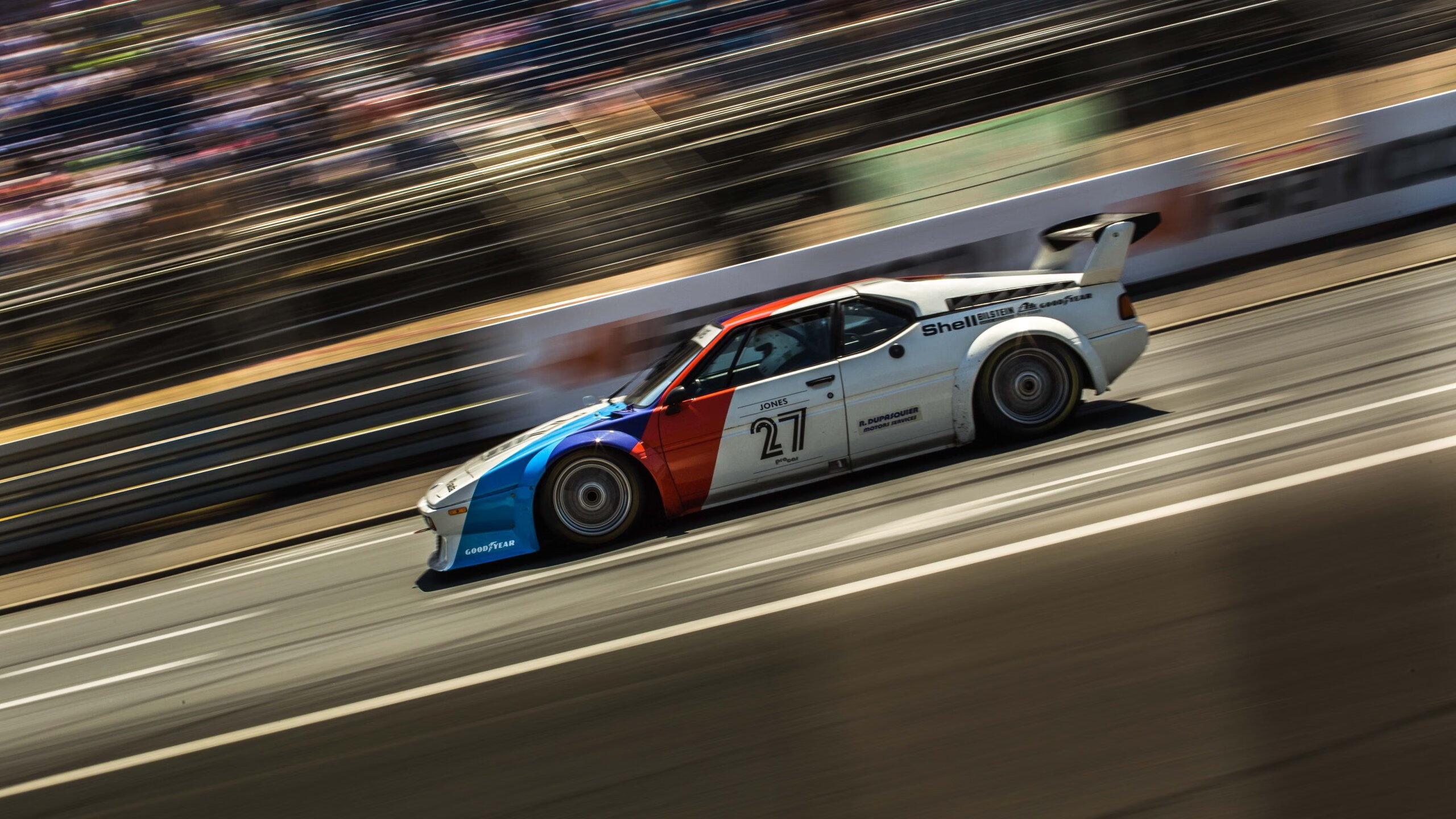 开云体育官方网站-独行侠的团队奇迹与爱德华兹的赛道统治,体育世界中的双星闪耀