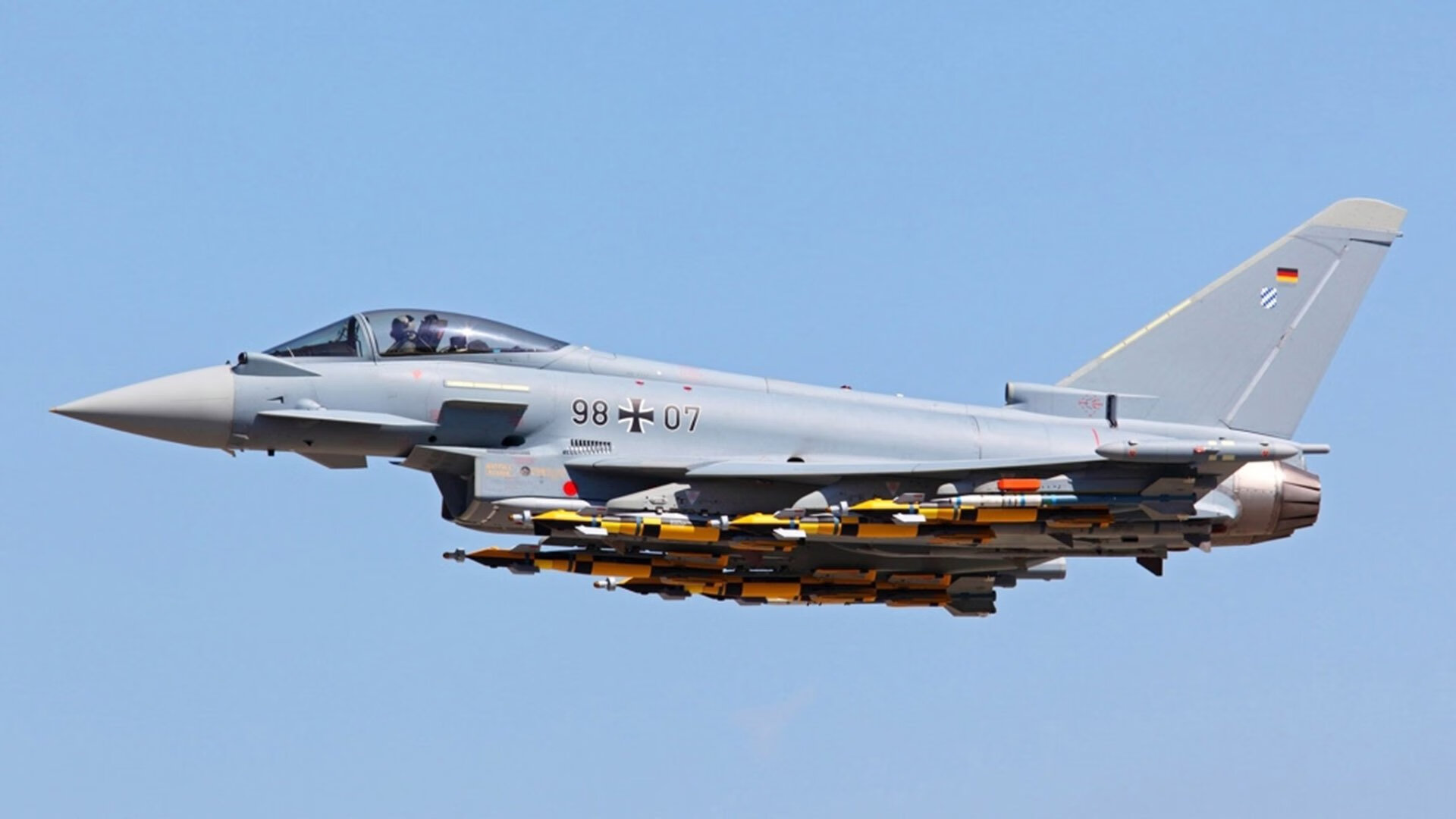 开云体育APP下载-苏亚雷斯怒吼撕裂黑夜，国米铁骑踏碎质疑强势登陆美利坚